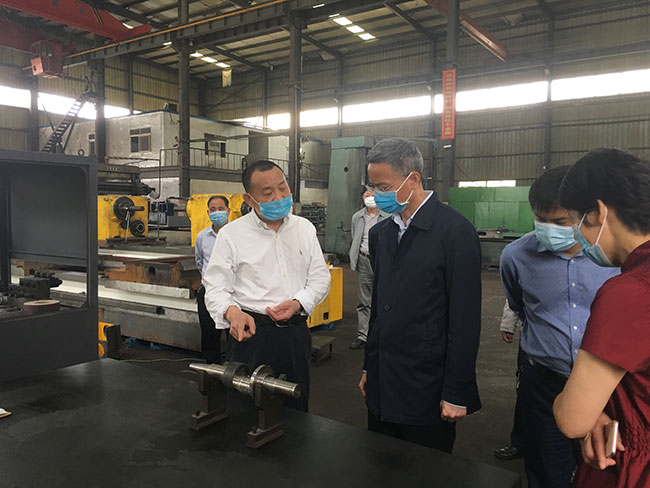 市委領(lǐng)導到企業(yè)視察工作4.jpg
